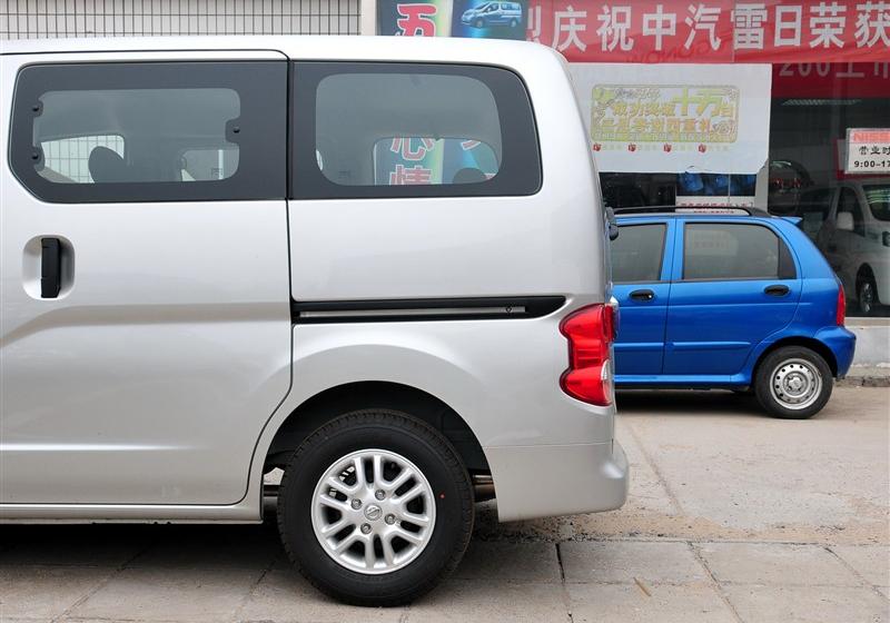 鄭州日產(chǎn) 日產(chǎn)NV200 2011款 1.6 尊雅型 232座