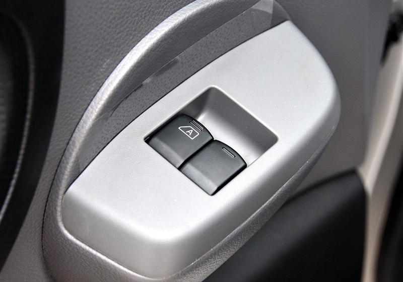 鄭州日產(chǎn) 日產(chǎn)NV200 2011款 1.6 尊貴型 223座