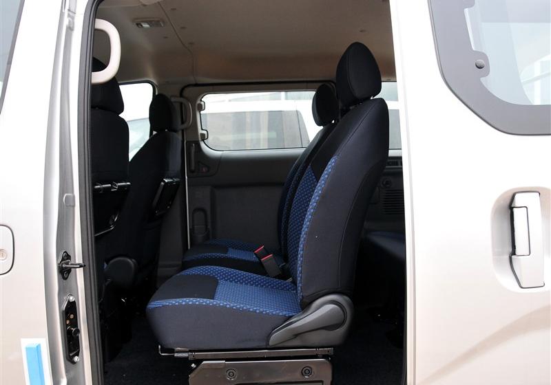 鄭州日產(chǎn) 日產(chǎn)NV200 2011款 1.6 尊貴型 223座