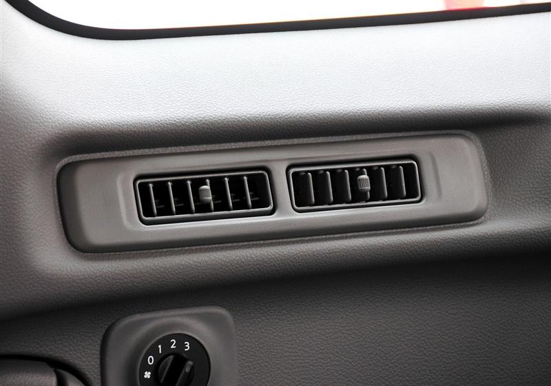 鄭州日產(chǎn) 日產(chǎn)NV200 2011款 1.6 尊貴型 223座