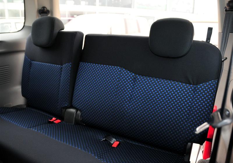 鄭州日產(chǎn) 日產(chǎn)NV200 2011款 1.6 尊貴型 223座