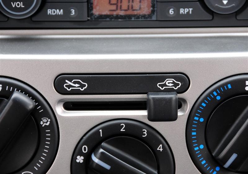 鄭州日產(chǎn) 日產(chǎn)NV200 2011款 1.6 尊貴型 223座