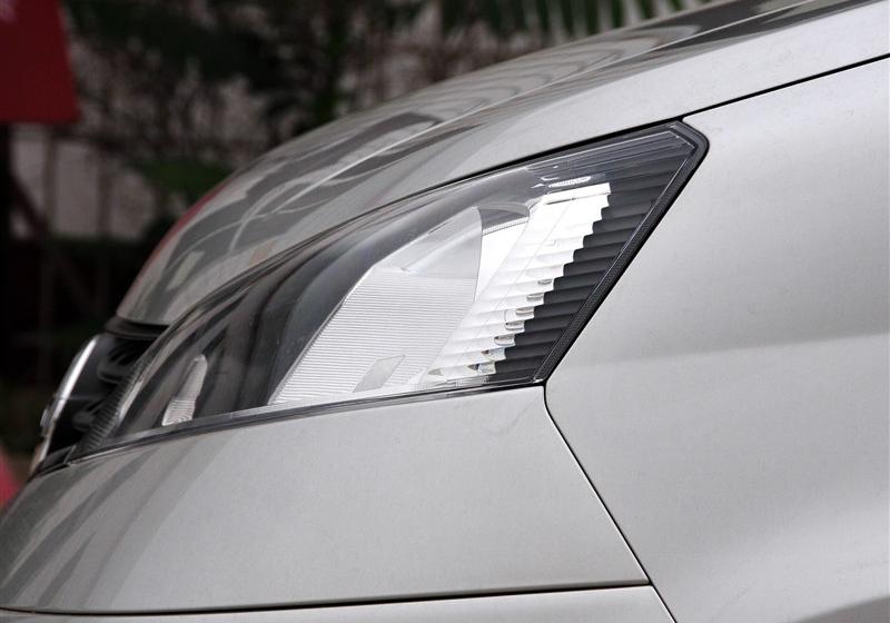 鄭州日產 日產NV200 2011款 1.6 尊貴型 223座