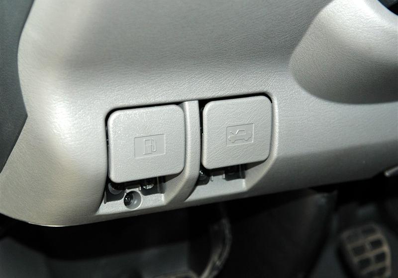 奇瑞汽車 威麟H3 2011款 2.0T 豪華型