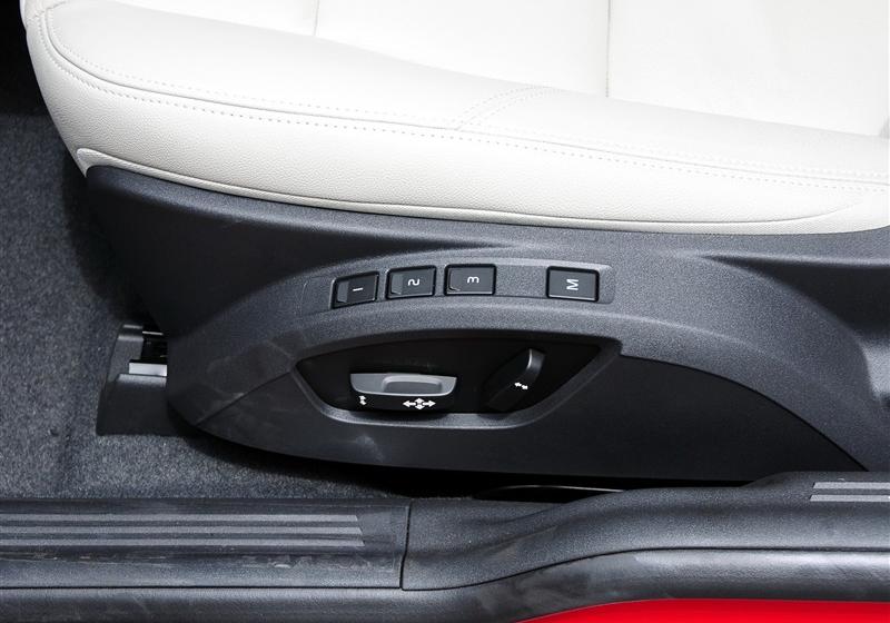 沃爾沃(進口) 沃爾沃C30 2012款 2.0 Aktiv 樂動套裝版