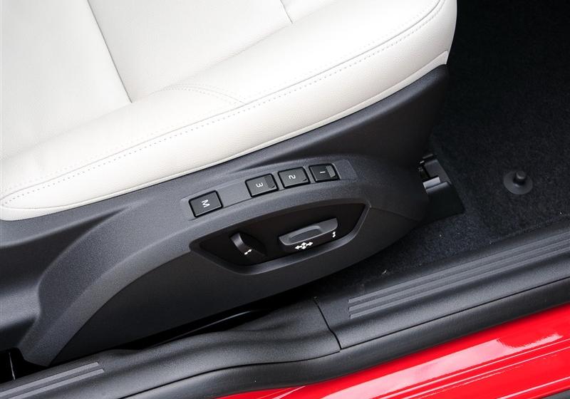 沃爾沃(進(jìn)口) 沃爾沃C30 2012款 2.0 Aktiv 樂(lè)動(dòng)套裝版