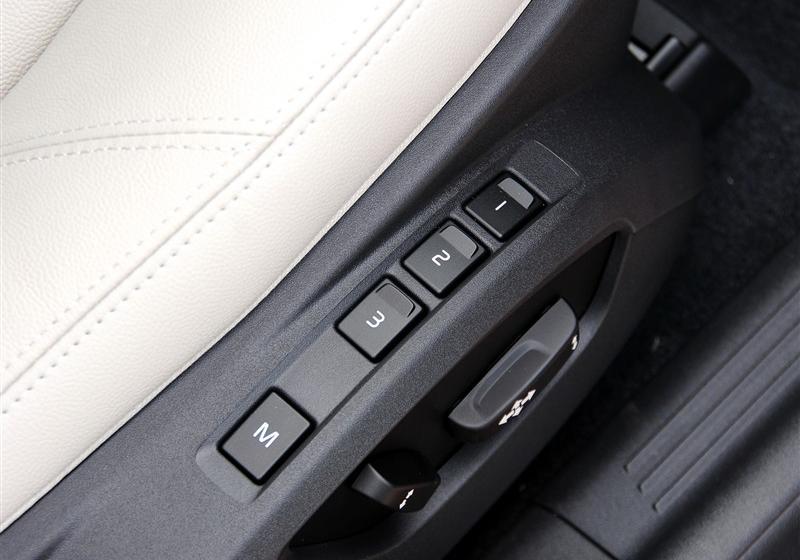 沃爾沃(進口) 沃爾沃C30 2012款 2.0 Aktiv 樂動套裝版