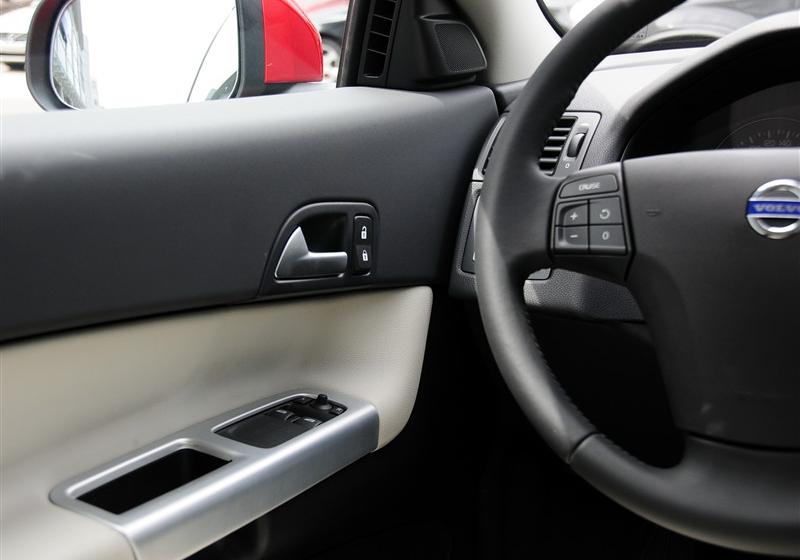 沃爾沃(進口) 沃爾沃C30 2012款 2.0 Aktiv 樂動套裝版