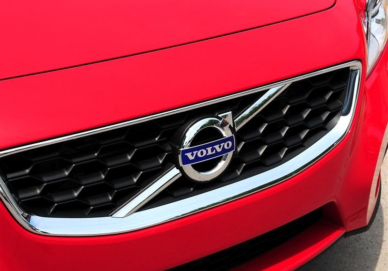 沃爾沃(進(jìn)口) 沃爾沃C30 2012款 2.0 Aktiv 樂動套裝版