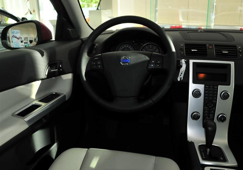 沃爾沃(進口) 沃爾沃C30 2012款 2.0 Aktiv 炫動套裝版