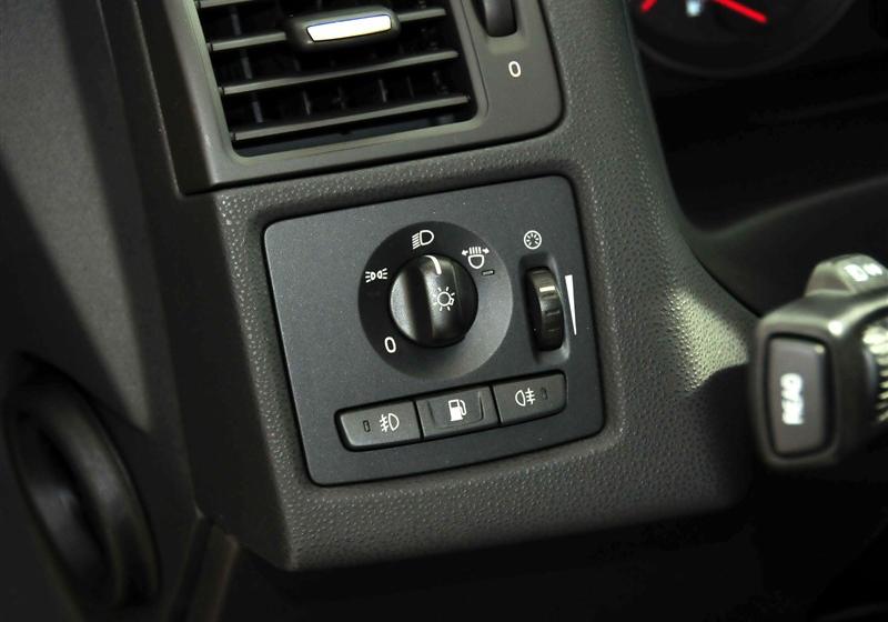 沃爾沃(進(jìn)口) 沃爾沃C30 2012款 2.0 Aktiv 炫動套裝版