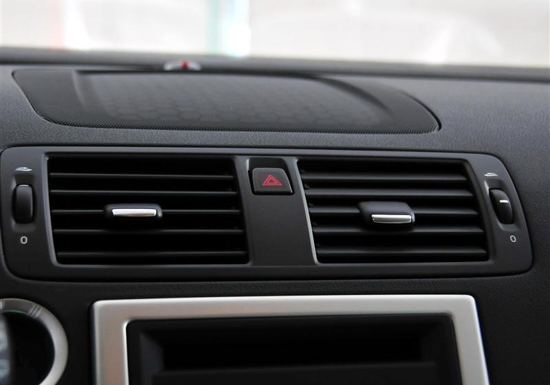 沃爾沃(進口) 沃爾沃C30 2012款 2.0 Aktiv 炫動套裝版