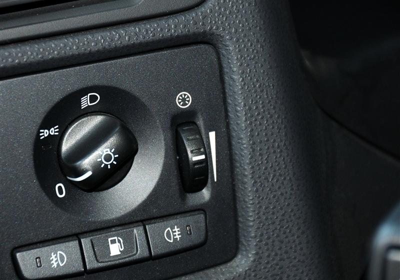 沃爾沃(進口) 沃爾沃C30 2011款 2.0 智尚版