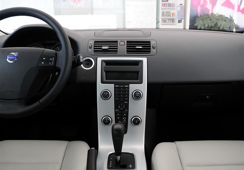 沃爾沃(進(jìn)口) 沃爾沃C30 2011款 2.0 智雅版