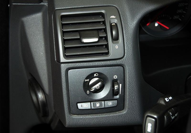 沃爾沃(進(jìn)口) 沃爾沃C30 2011款 2.0 智雅版