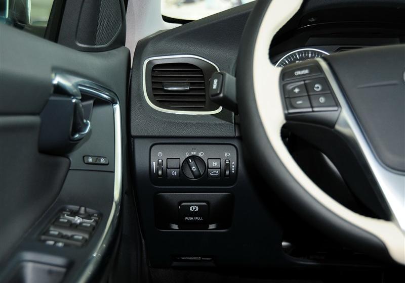 沃爾沃(進(jìn)口) 沃爾沃S60 2011款 2.0T 智尚版