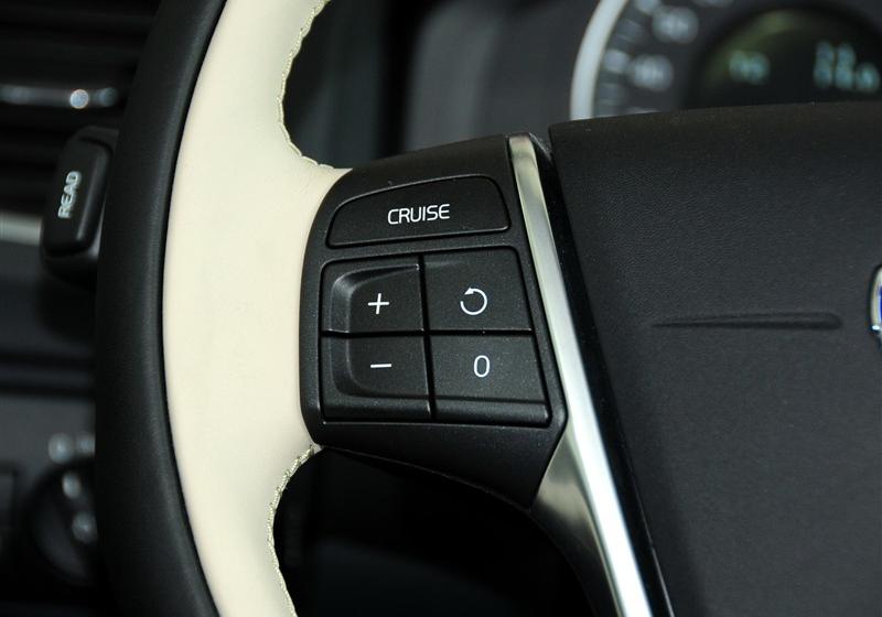 沃爾沃(進(jìn)口) 沃爾沃S60 2011款 2.0T 智尚版