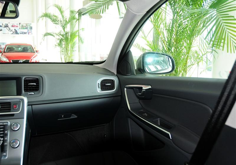 沃爾沃(進口) 沃爾沃S60 2011款 2.0T 智尚版