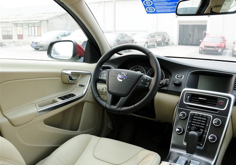 沃爾沃(進(jìn)口) 沃爾沃S60 2011款 2.0T 舒適版