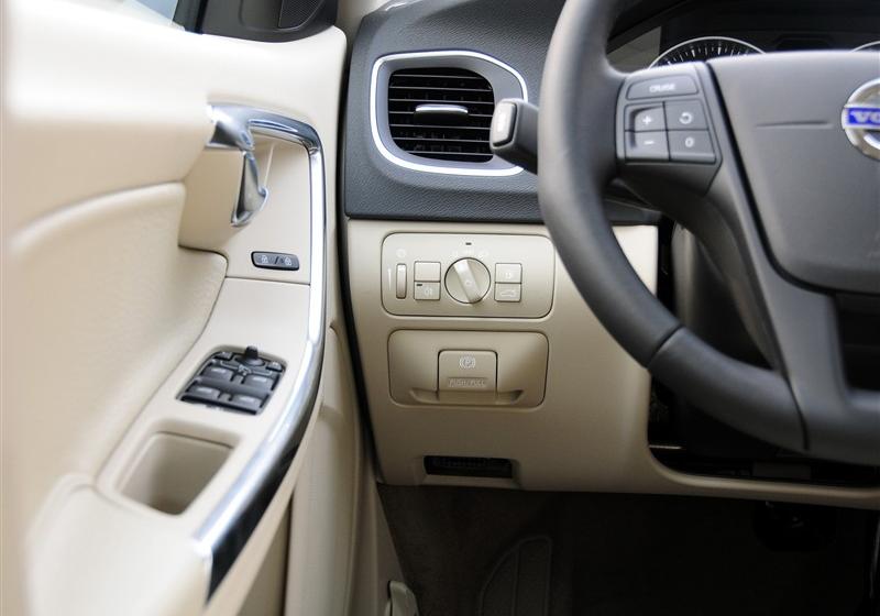 沃爾沃(進口) 沃爾沃S60 2011款 2.0T 舒適版