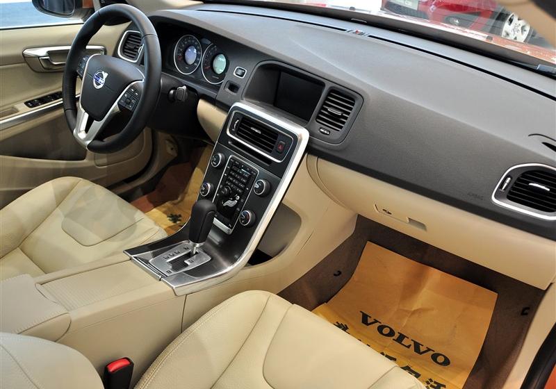 沃爾沃(進口) 沃爾沃S60 2011款 2.0T 智尊版