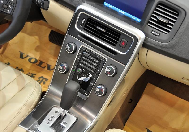 沃爾沃(進口) 沃爾沃S60 2011款 2.0T 智尊版