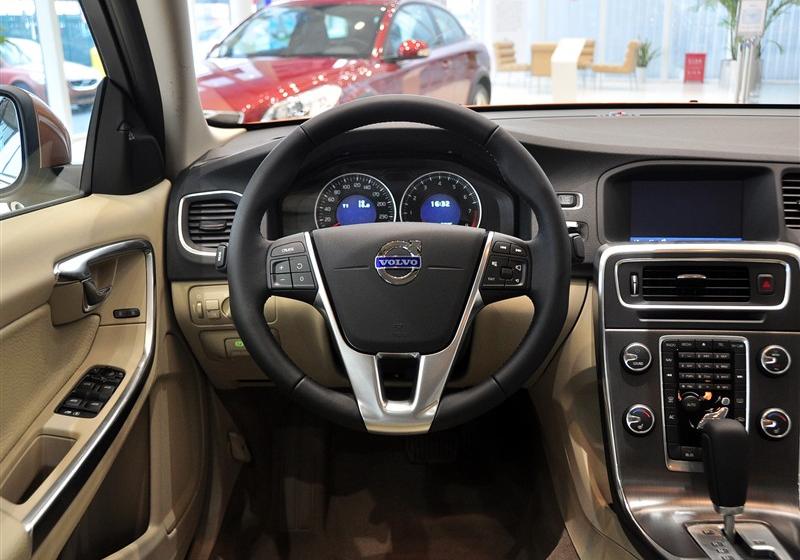 沃爾沃(進口) 沃爾沃S60 2011款 2.0T 智尊版