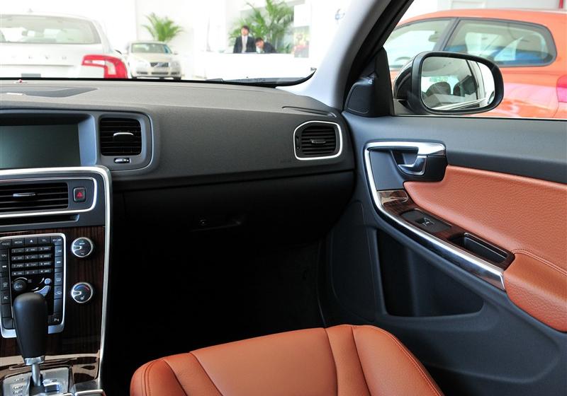 沃爾沃(進口) 沃爾沃S60 2011款 3.0 T6 AWD 智尊版