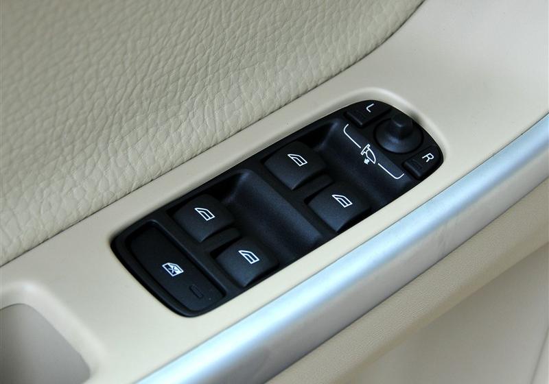 沃爾沃(進口) 沃爾沃XC60 2012款 3.0 T6 AWD舒適版