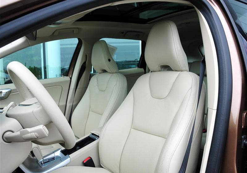 沃爾沃(進口) 沃爾沃XC60 2012款 3.0 T6 AWD舒適版