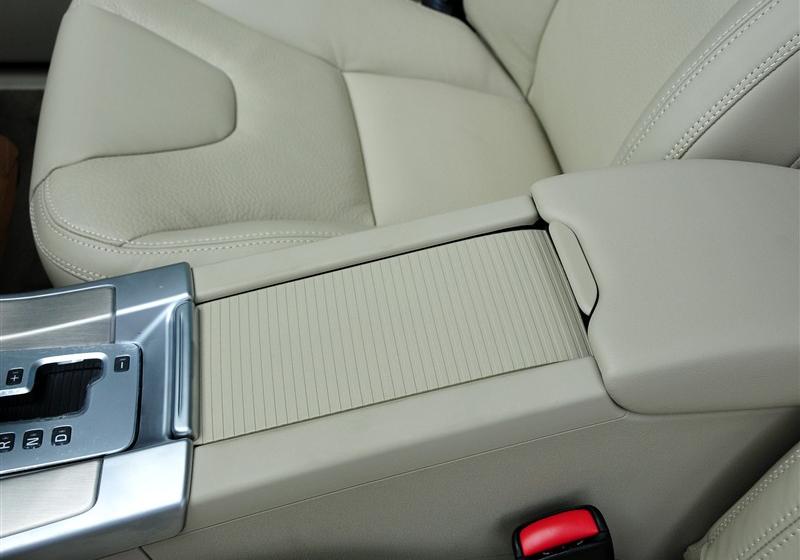 沃爾沃(進(jìn)口) 沃爾沃XC60 2012款 3.0 T6 AWD舒適版