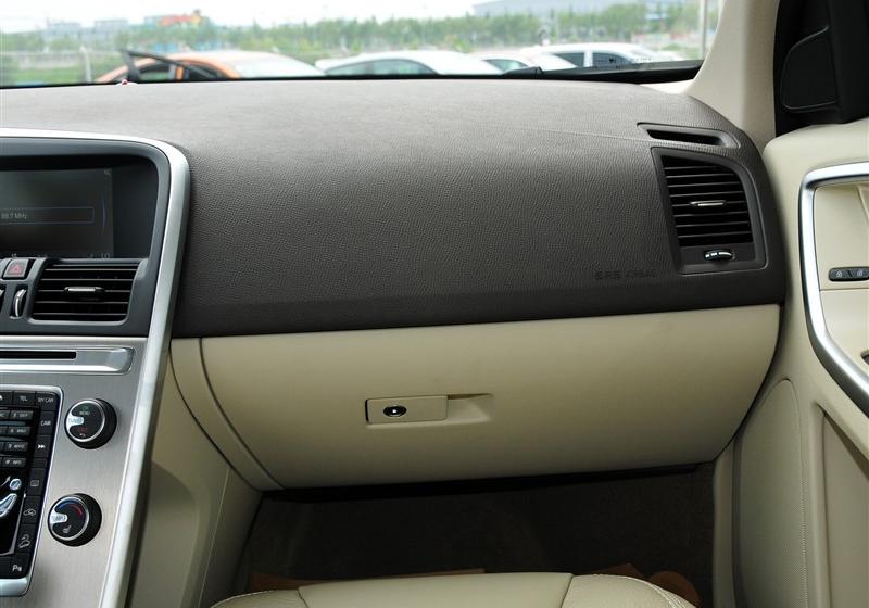 沃爾沃(進口) 沃爾沃XC60 2012款 3.0 T6 AWD舒適版