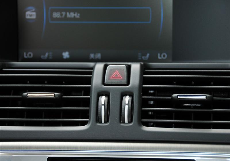 沃爾沃(進口) 沃爾沃XC60 2012款 3.0 T6 AWD舒適版