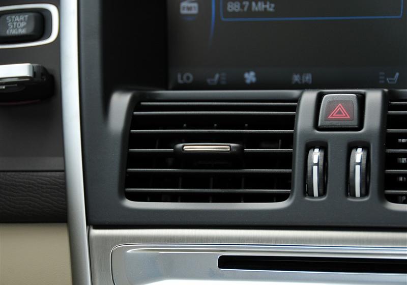 沃爾沃(進口) 沃爾沃XC60 2012款 3.0 T6 AWD舒適版