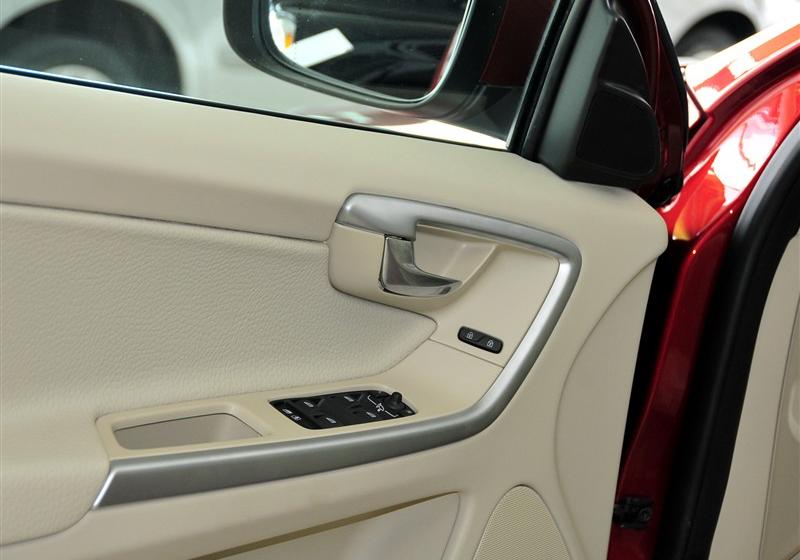 沃爾沃(進(jìn)口) 沃爾沃XC60 2011款 2.0T 智雅版