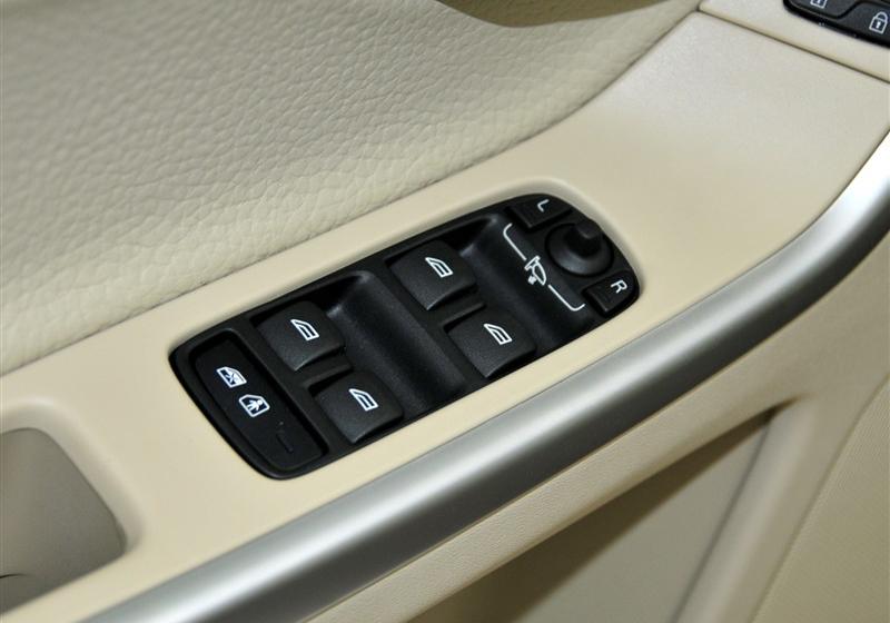 沃爾沃(進(jìn)口) 沃爾沃XC60 2011款 2.0T 智雅版