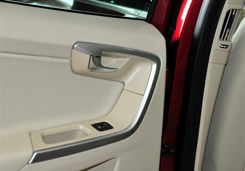 沃爾沃(進(jìn)口) 沃爾沃XC60 2011款 2.0T 智雅版