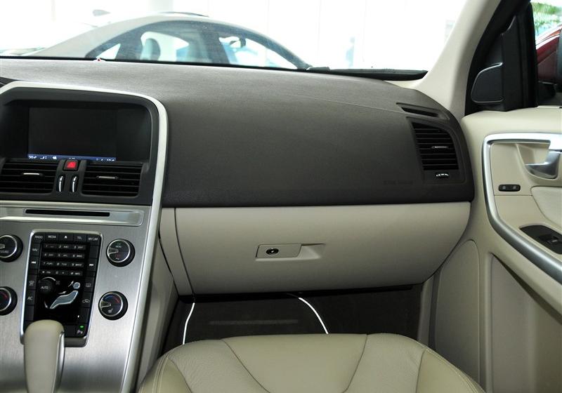 沃爾沃(進(jìn)口) 沃爾沃XC60 2011款 2.0T 智雅版