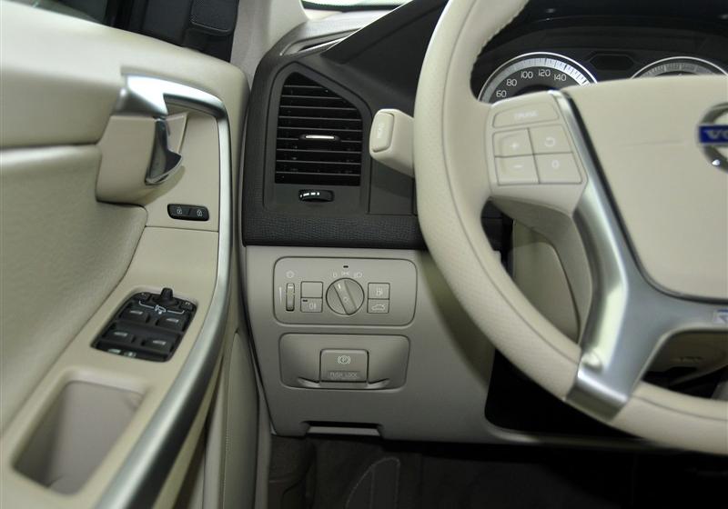 沃爾沃(進口) 沃爾沃XC60 2011款 2.0T 智雅版