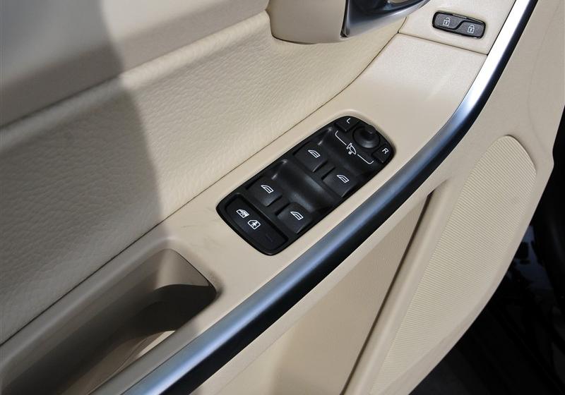 沃爾沃(進口) 沃爾沃XC60 2011款 2.0T 智尊版