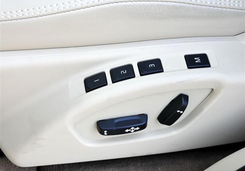 沃爾沃(進口) 沃爾沃XC60 2011款 2.0T 智尊版