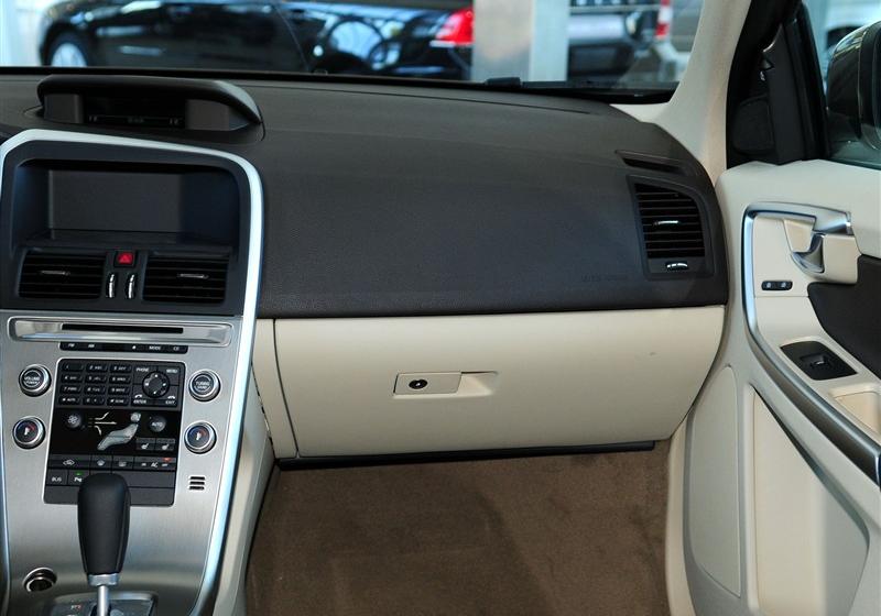 沃爾沃(進口) 沃爾沃XC60 2011款 2.0T 智尊版