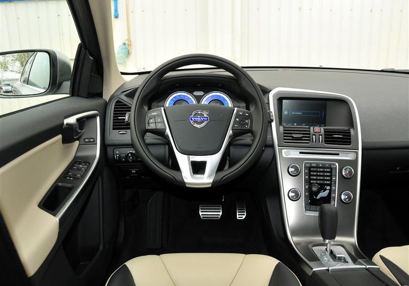 沃爾沃(進(jìn)口) 沃爾沃XC60 2011款 3.0 T6 R-Design 個性運動版