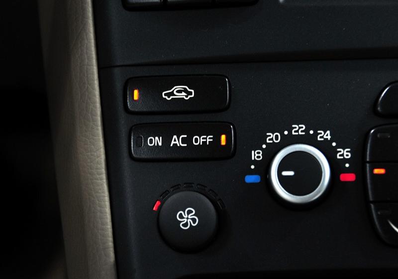 沃爾沃(進(jìn)口) 沃爾沃XC90 2012款 2.5T 北歐豪華版