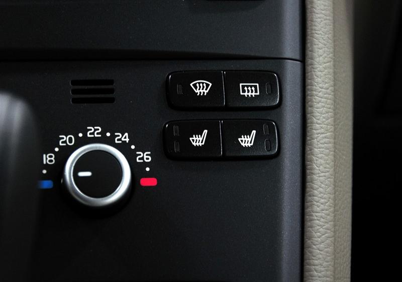 沃爾沃(進(jìn)口) 沃爾沃XC90 2012款 2.5T 北歐豪華版