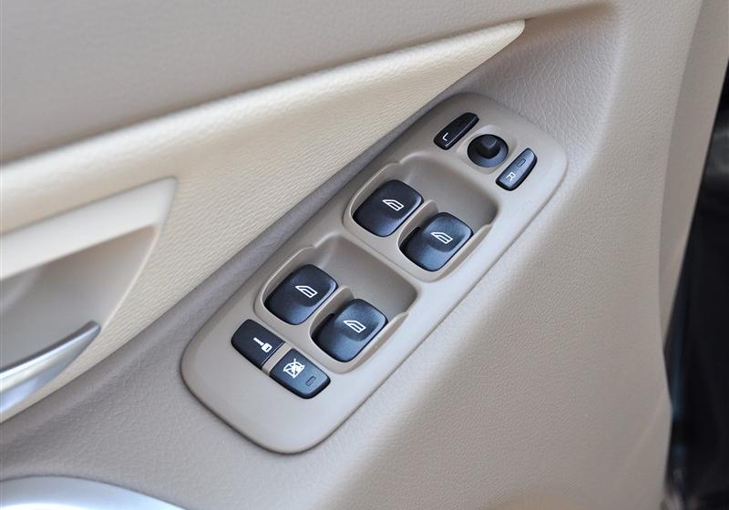 沃爾沃(進(jìn)口) 沃爾沃XC90 2011款 2.5T 北歐豪華版