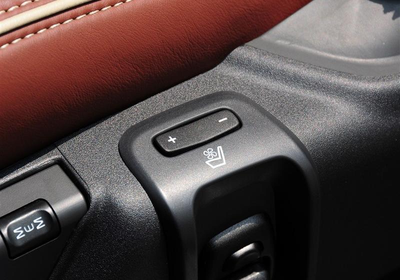 沃爾沃(進(jìn)口) 沃爾沃XC90 2011款 2.5T 北歐行政版