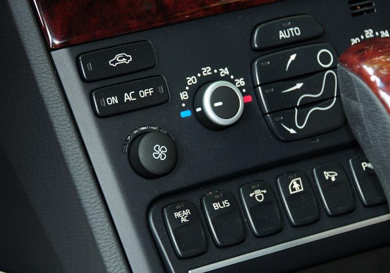 沃爾沃(進(jìn)口) 沃爾沃XC90 2011款 2.5T 北歐行政版