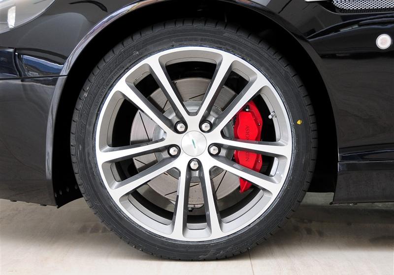 阿斯頓馬丁DB9  2011款 6.0 Touchtronic Coupe