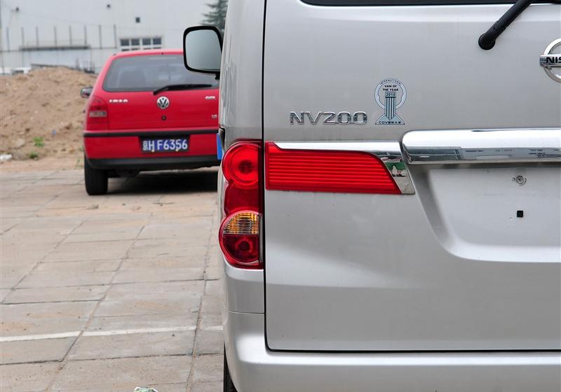 日產(chǎn)NV200  2011款 1.6 尊雅型 232座